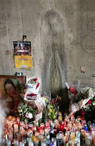 File:Virgin Mary Wall.jpg