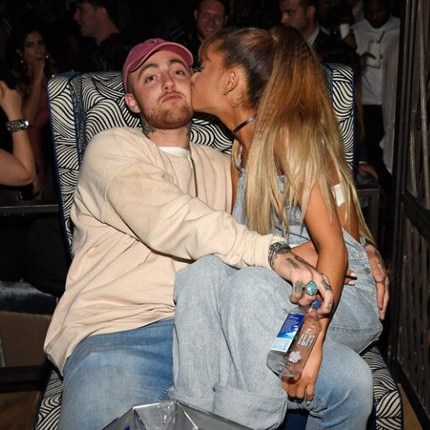 File:Maciana kiss.png